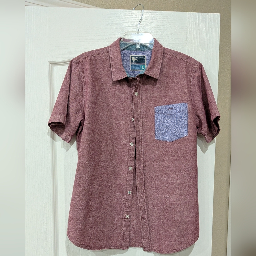 Size L Modern Amusement Men's light red Short Sleeve Shirt with Blue Pocket